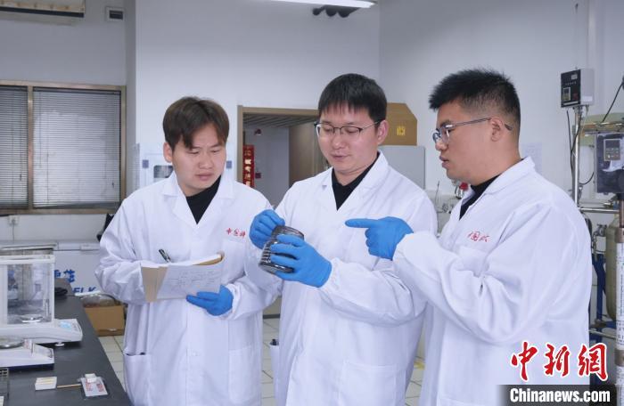 中國科研團(tuán)隊(duì)研發(fā)低成本生物質(zhì)鈉電新材料